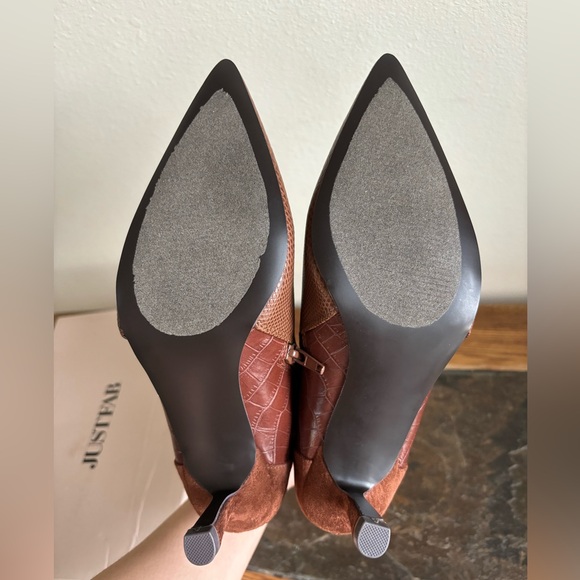 Just Fab Brown suede croc Booties - Picture 4 of 7